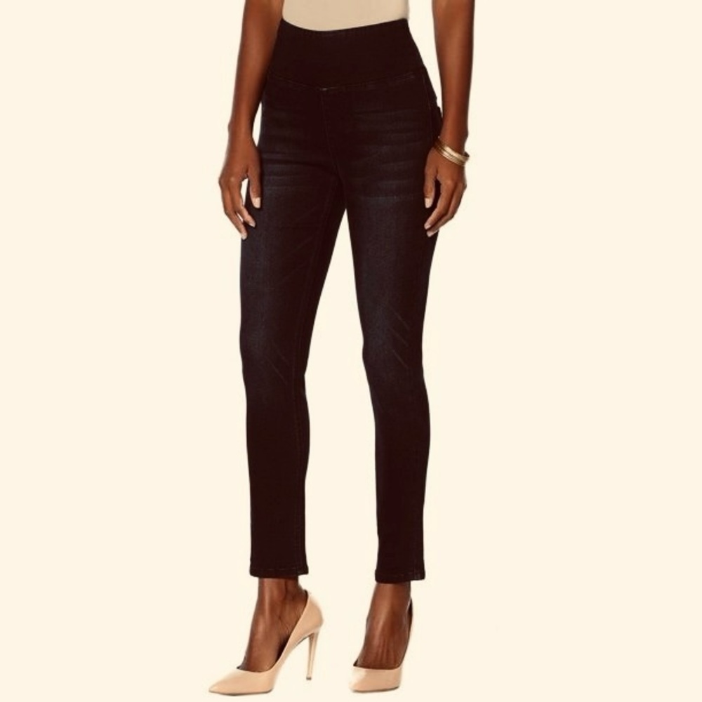 NWT. Diane Gilman, DG2. Suddenly Slim Black Jegging. Size ST.